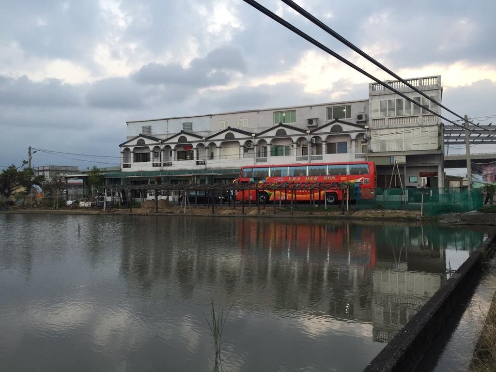 Shui River B&B Wujie Bagian luar foto